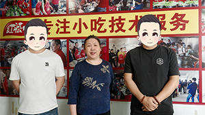 钦州餐饮公司老总到柳州红松叶学爆炒生料和水果酸
