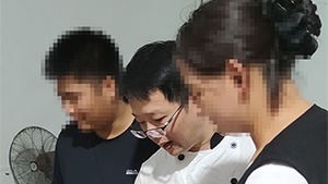 来宾小夫妻试吃满意,直接报名学习凉拌菜