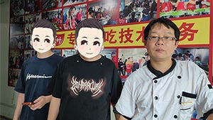 福建余老板和堂弟驱车一千多公里到红松叶学螺蛳粉