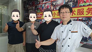 钦州帅哥小凌带哥哥、朋友到红松叶学果酱烧烤、烤鱼、螺蛳鸭脚煲、老友粉和炒粉