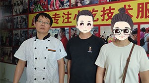来宾老学员樊女士带丈夫到红松叶学柳州泡泡臭豆腐